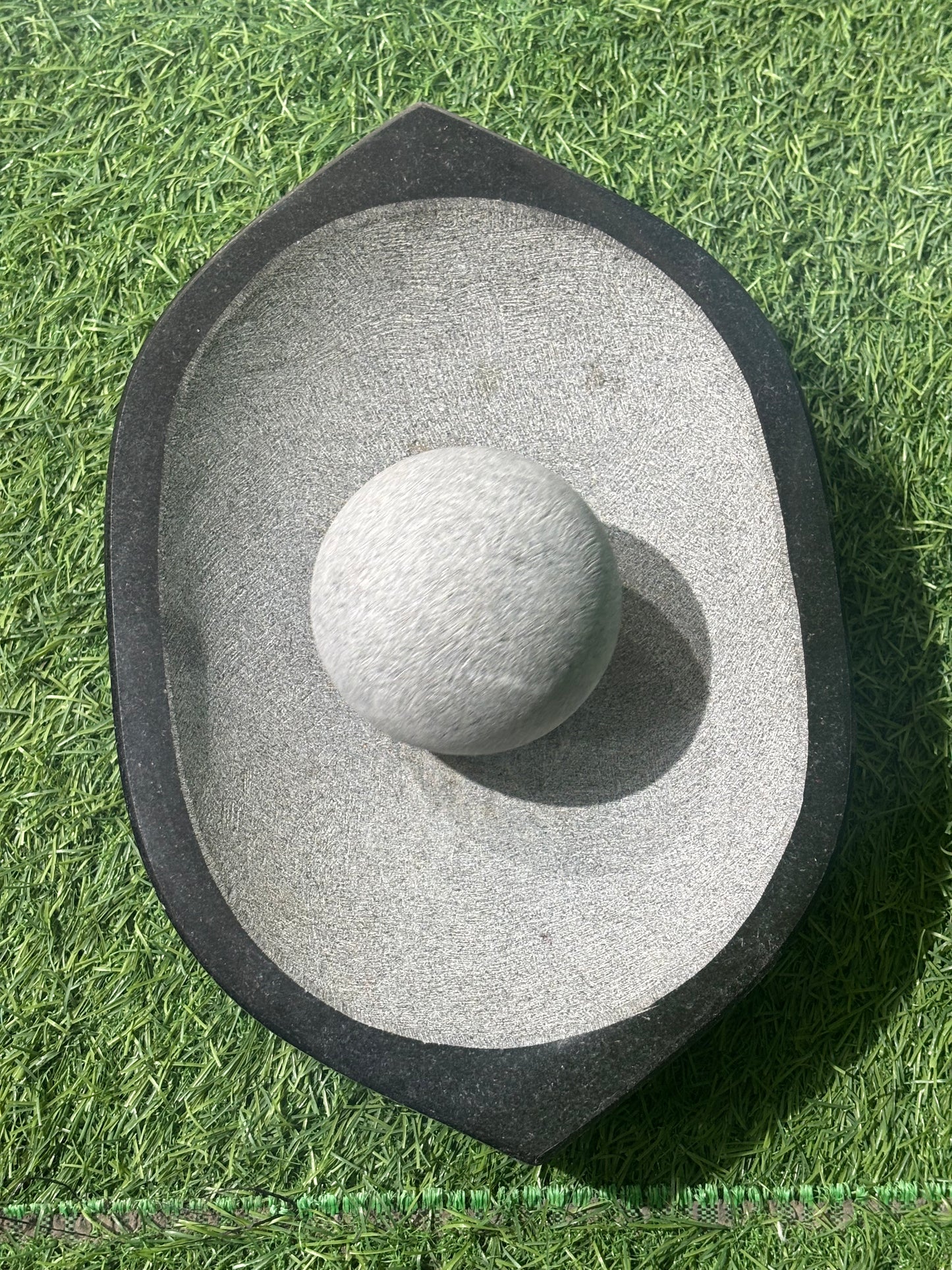 Leaf Mortar and Ball (Kalvam)